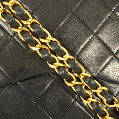Chanel Black Leather Shoulder Bag (Pre-Owned)
