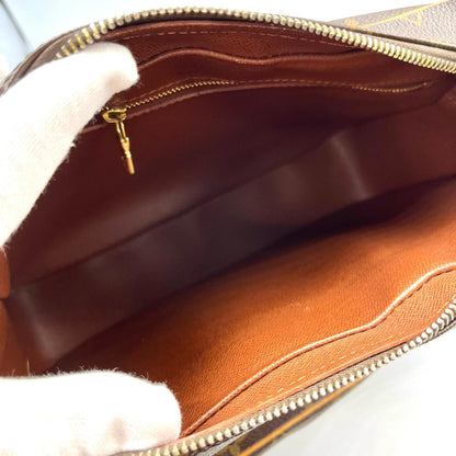 Louis Vuitton Brown Monogram Monogram Shoulder Bag (Pre-Owned)