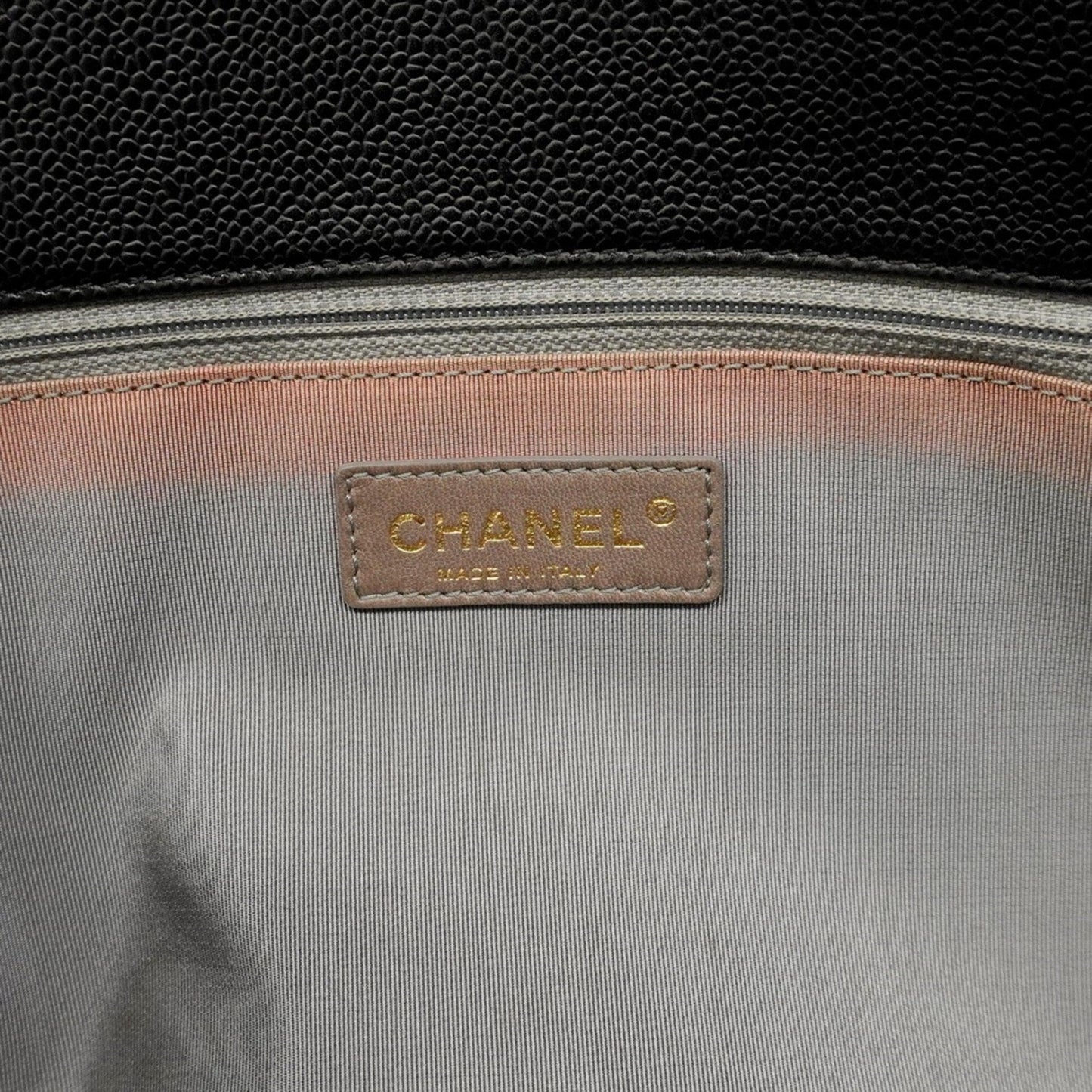 Chanel Black Grained Calfskin Tote Bag (Pre-Owned)