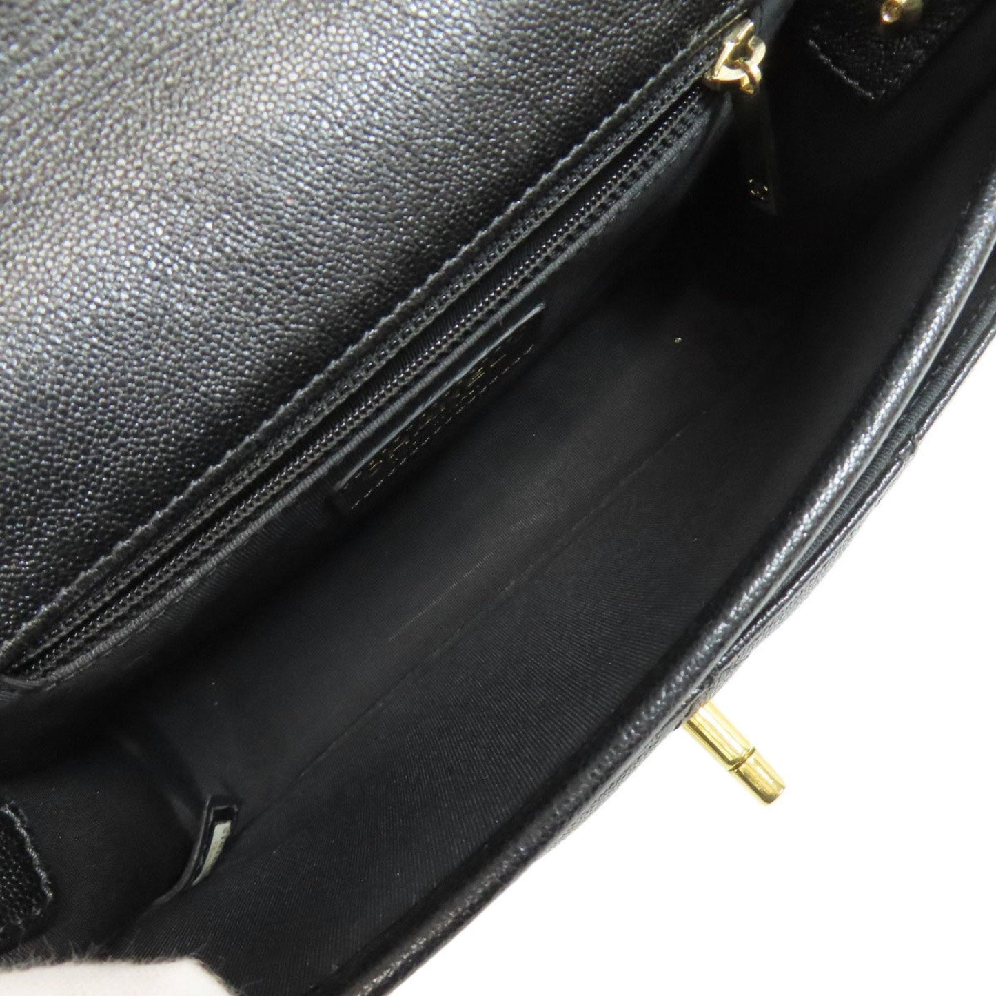 Chanel Matelasse Black Leather Shoulder Bag (Pre-Owned)