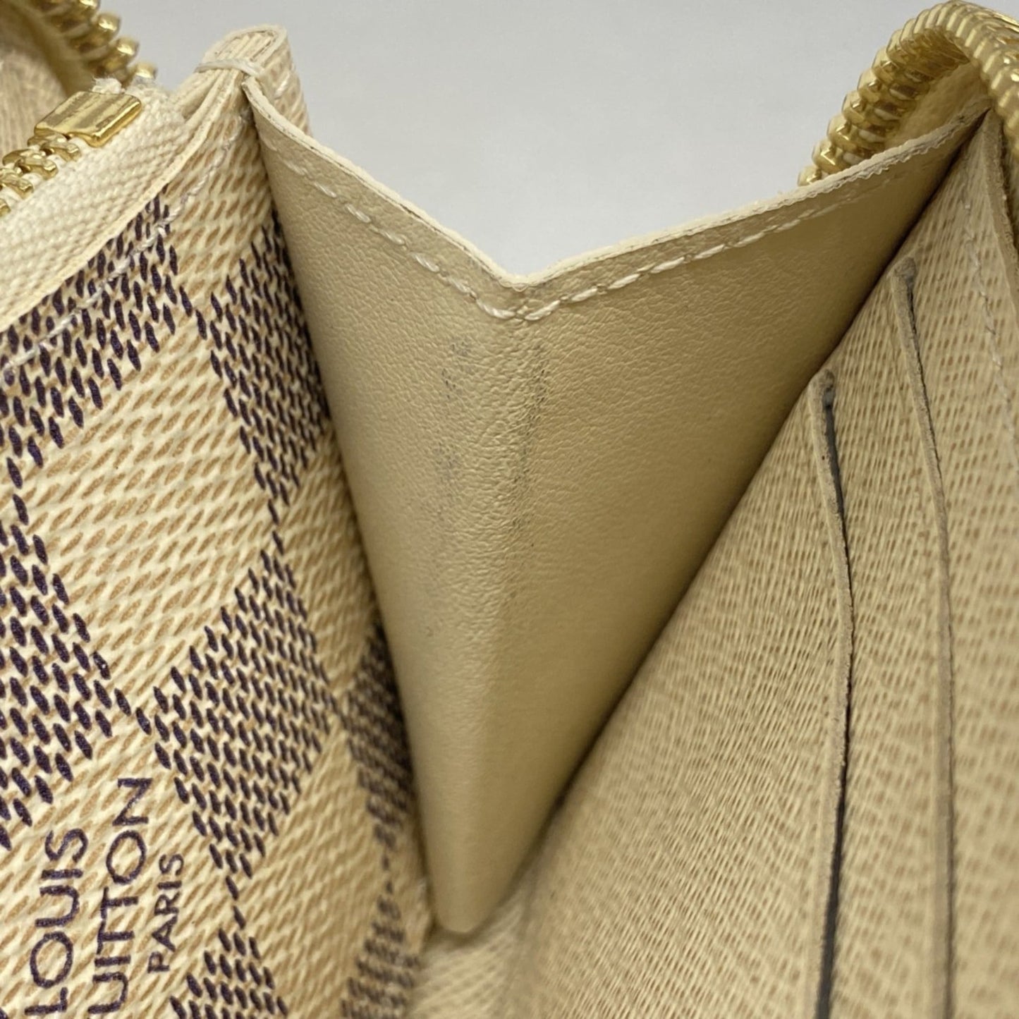 Louis Vuitton White Long Wallet (Bi-Fold) (Pre-Owned)