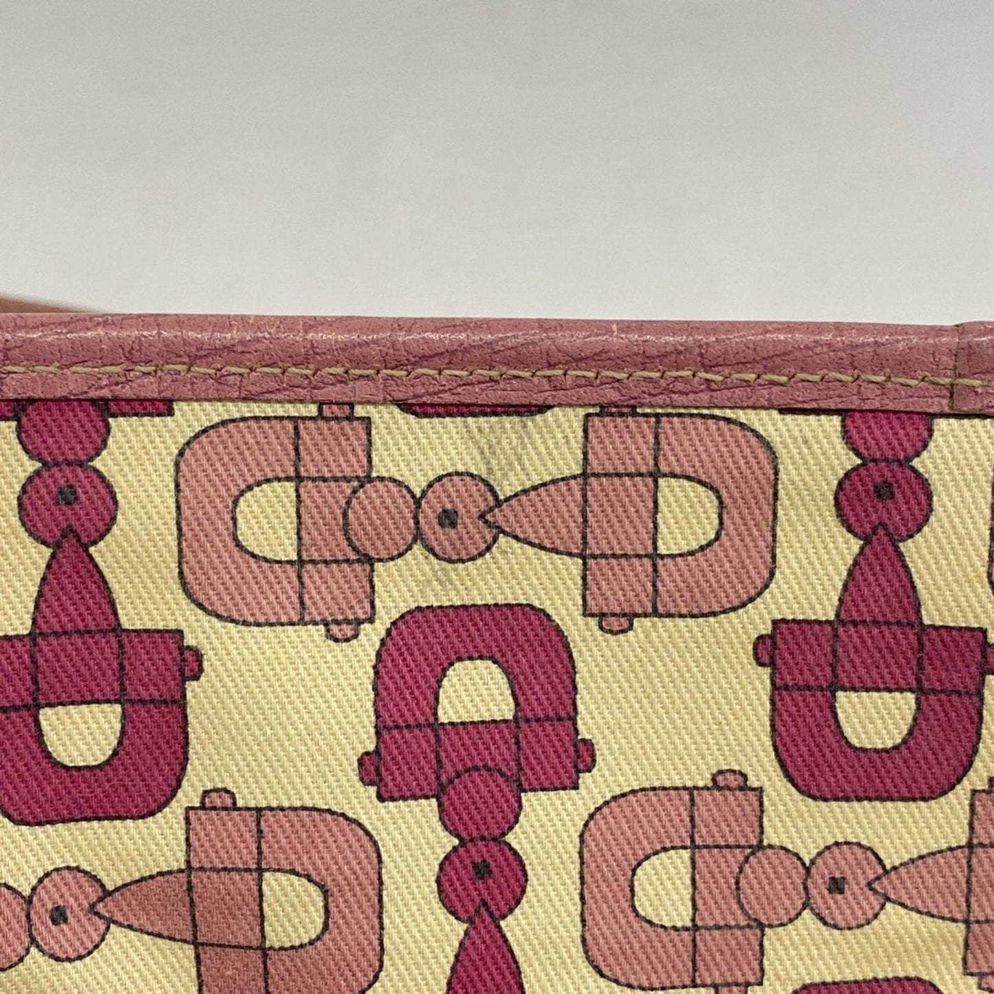 Gucci Beige Pink Canvas Tote Bag (Pre-Owned)