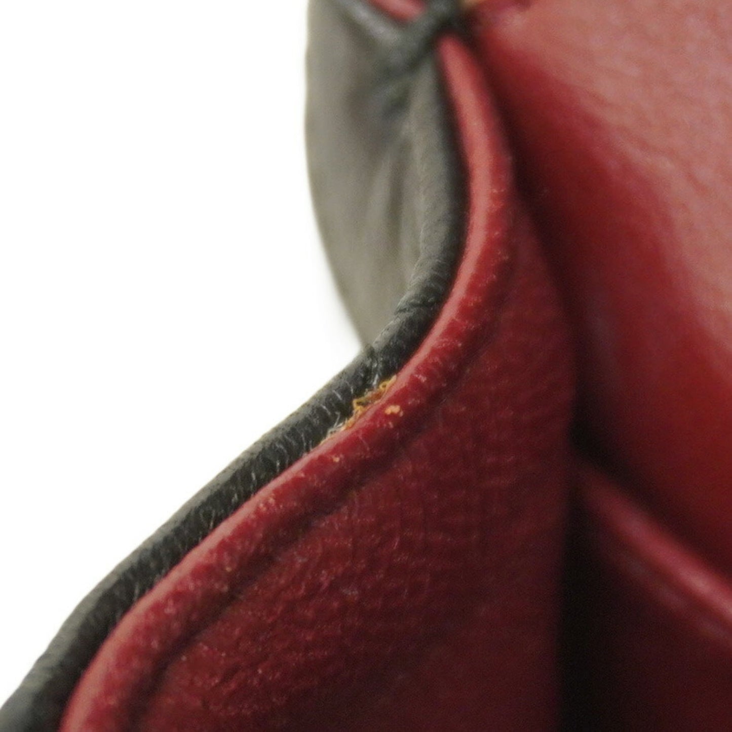 Chanel Black Leather Shoulder Bag (Pre-Owned)