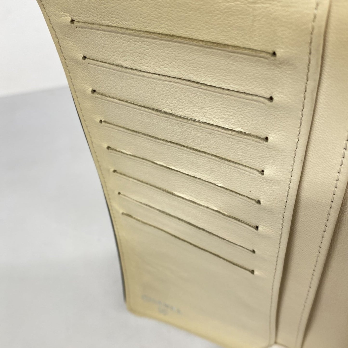 Chanel Beige Black Leather Long Wallet (Bi-Fold) (Pre-Owned)