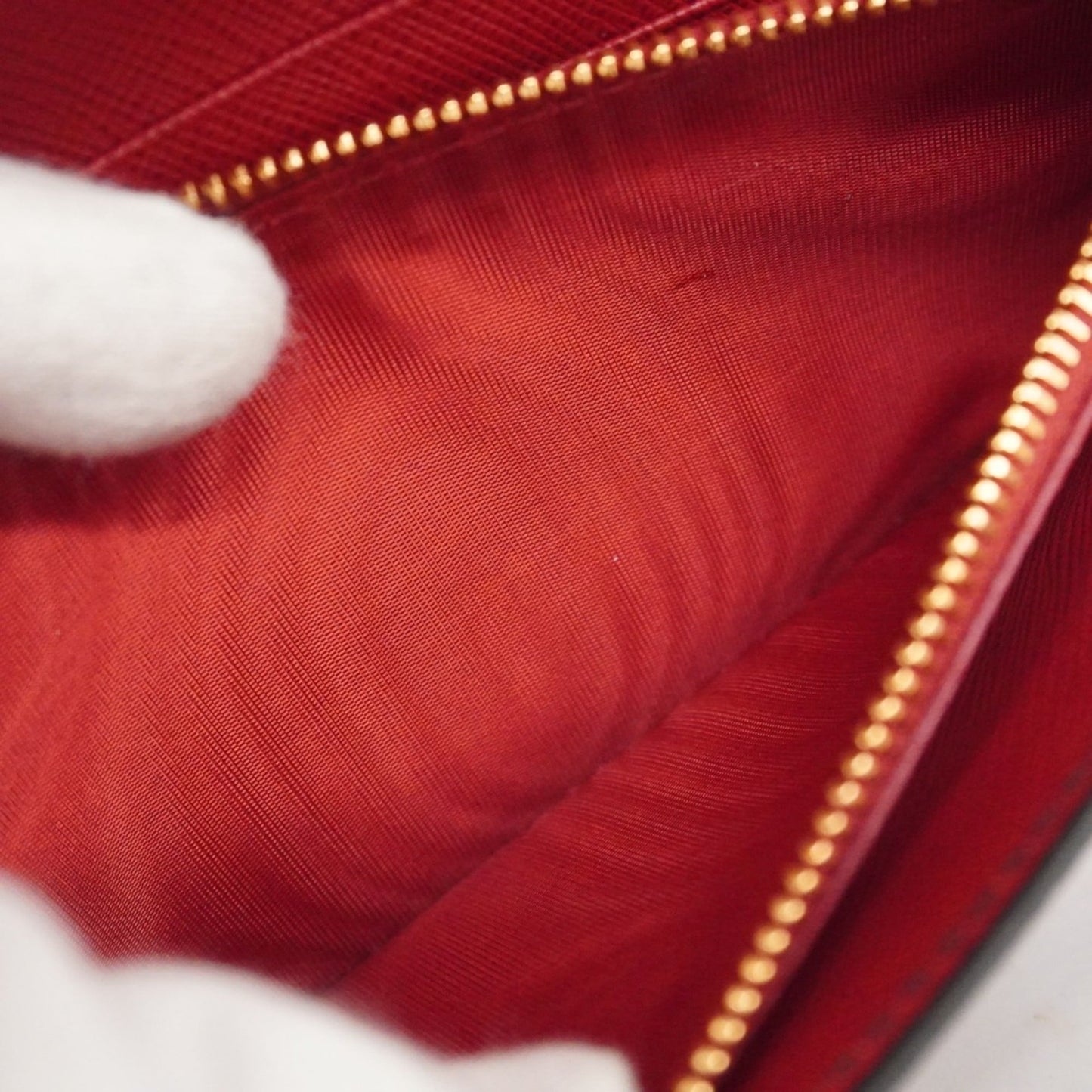 Prada Black Red Color Leather Long Wallet (Bi-Fold) (Pre-Owned)