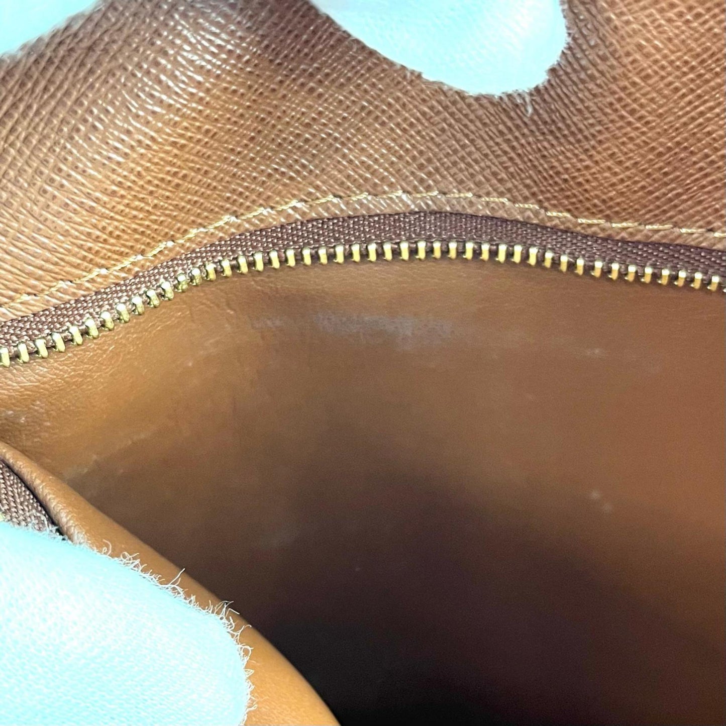 Louis Vuitton Brown Monogram Monogram Shoulder Bag (Pre-Owned)