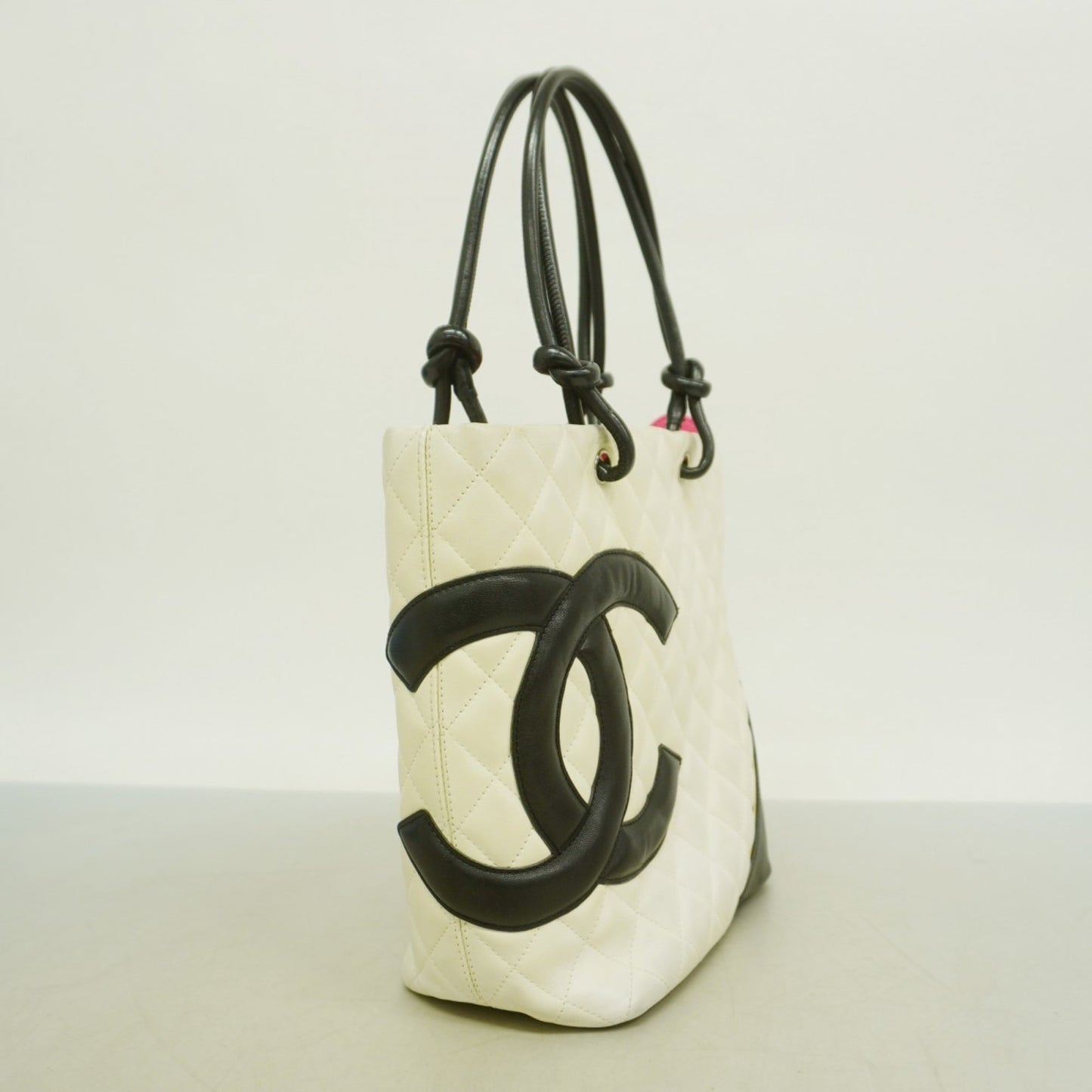 Chanel White Leather Tote Bag (Pre-Owned)