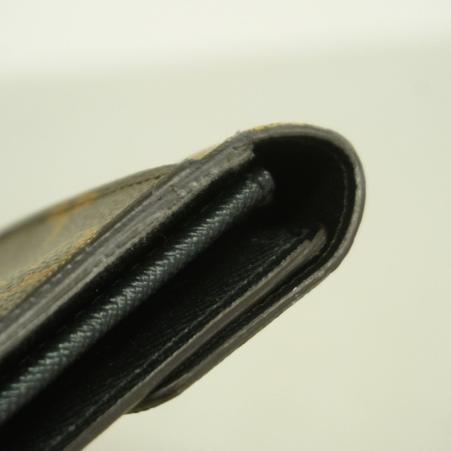 Louis Vuitton Brown Long Wallet (Bi-Fold) (Pre-Owned)