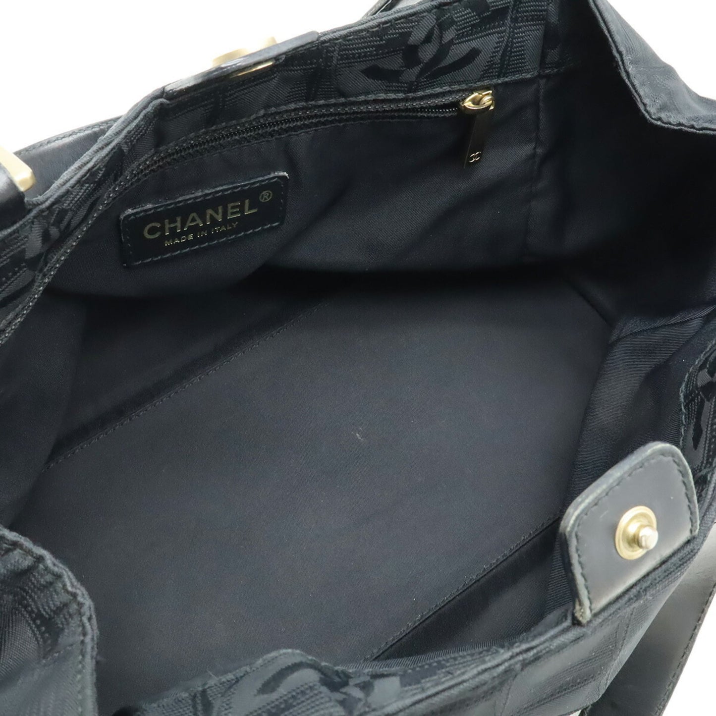 Chanel Black Nylon Handbag Shoulder Bag Tote Bag (Pre-Owned)