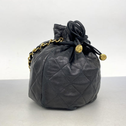 Chanel Black Leather Shoulder Bag (Pre-Owned)