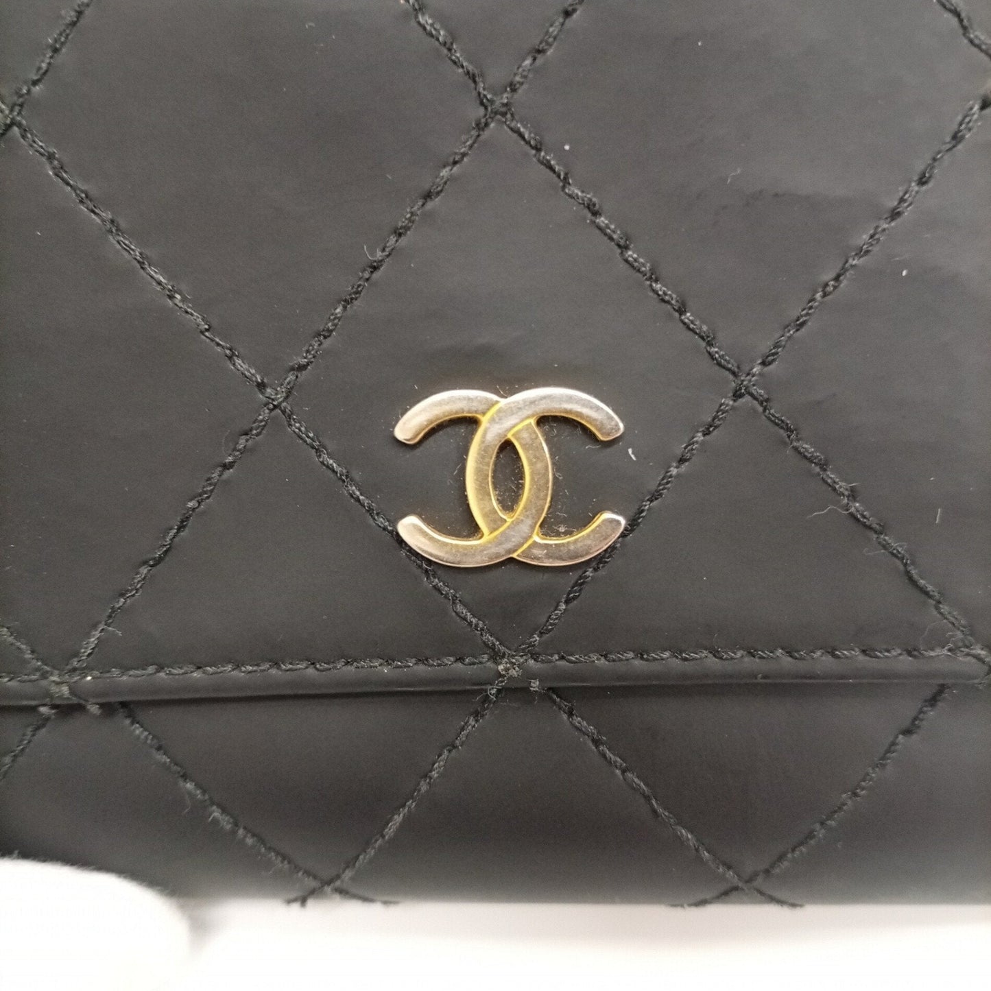 Chanel Black Leather Wallet (Bi-Fold) (Pre-Owned)