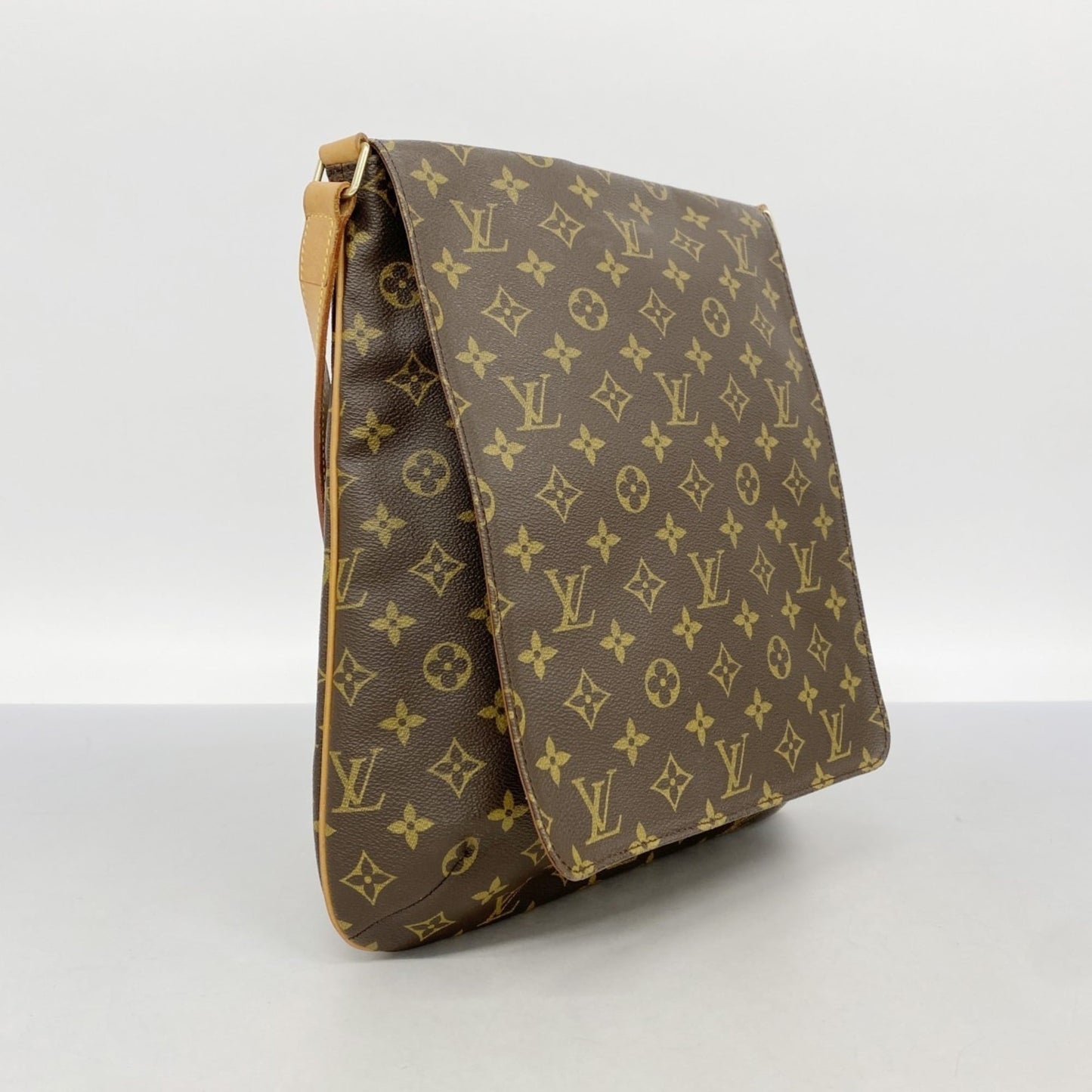 Louis Vuitton Brown Shoulder Bag (Pre-Owned)