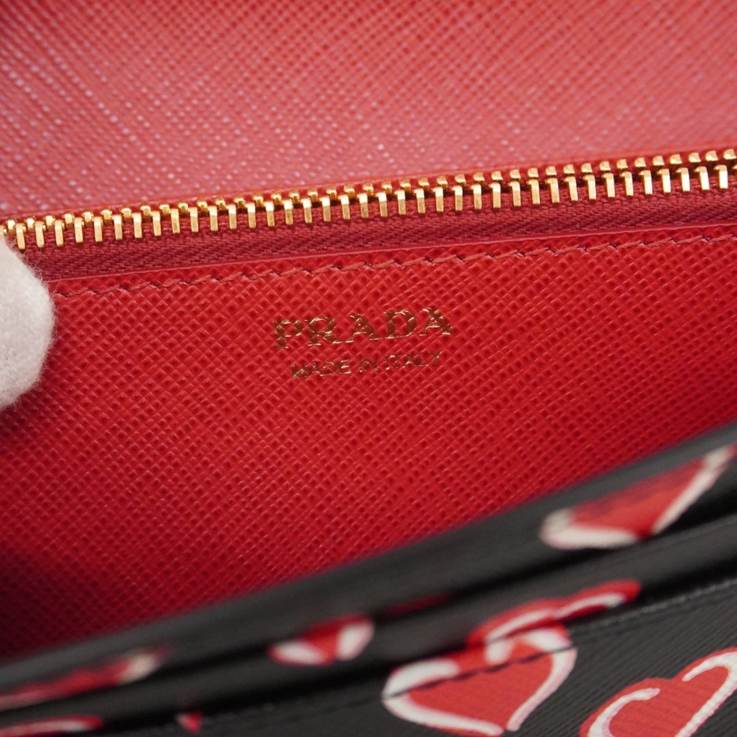 Prada Black Red Color Leather Long Wallet (Bi-Fold) (Pre-Owned)