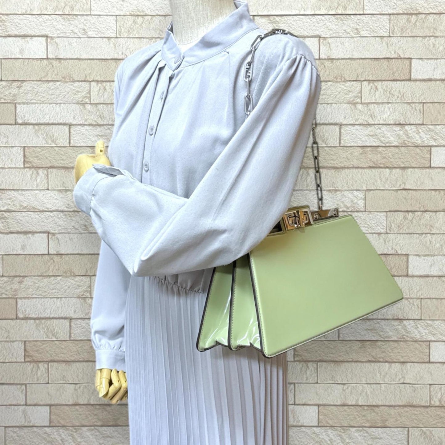 Fendi Peekaboo Green Patent Leather Shoulder Bag (Pre-Owned)