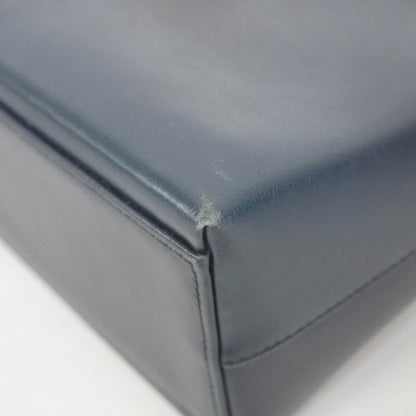 Salvatore Ferragamo Black Leather Shoulder Bag (Pre-Owned)