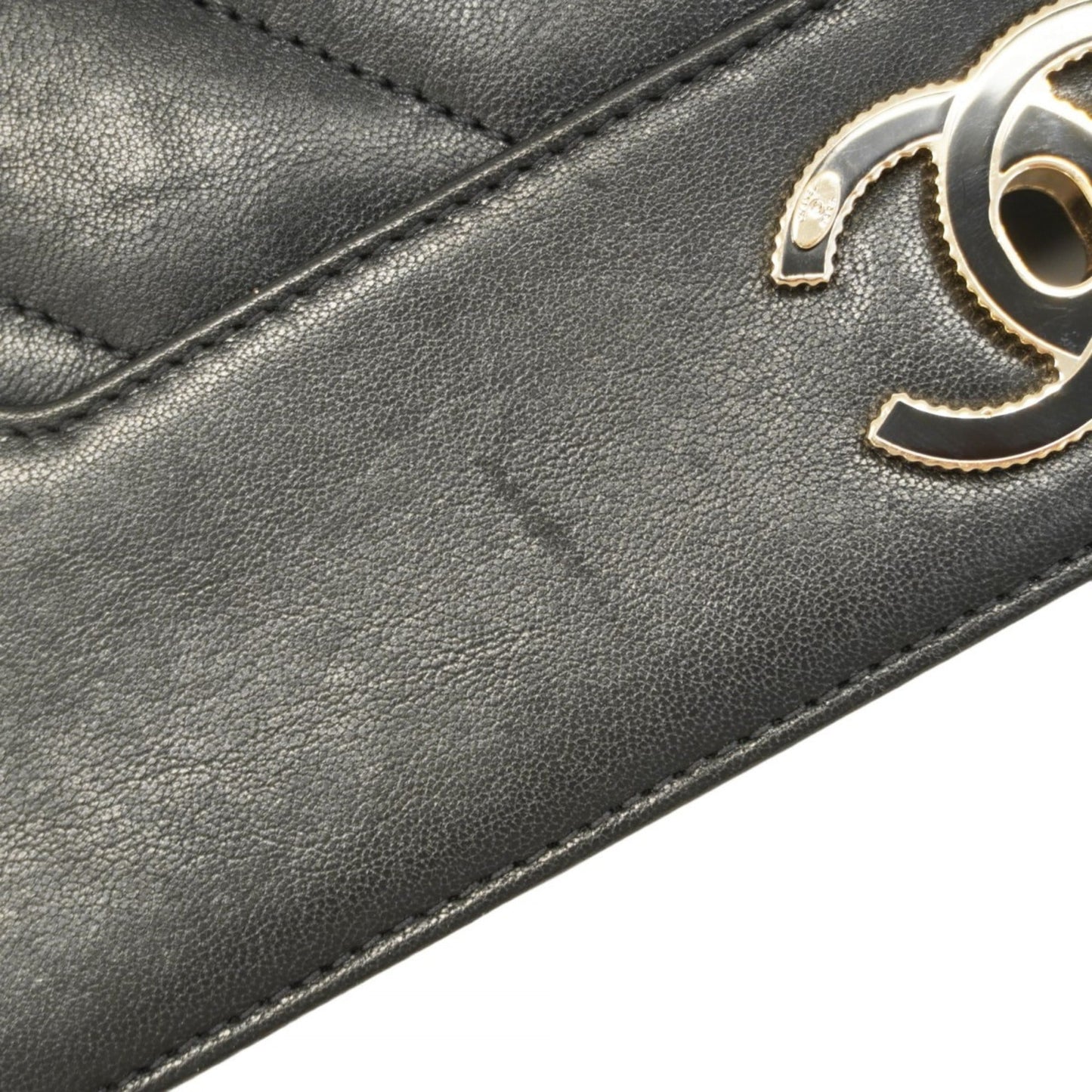 Chanel Black Leather Shoulder Bag (Pre-Owned)