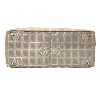 Chanel Beige Nylon Tote Bag (Pre-Owned)