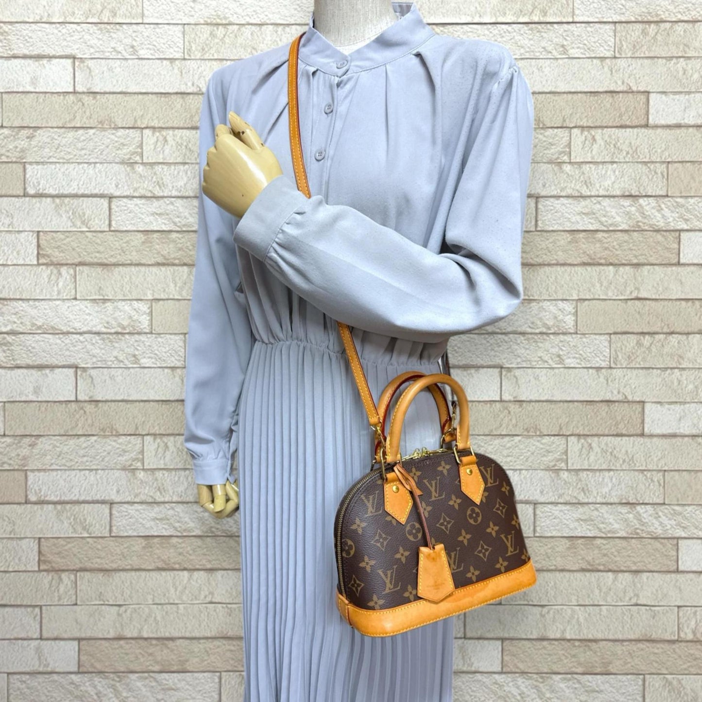 Louis Vuitton Brown Monogram Shoulder Bag (Pre-Owned)