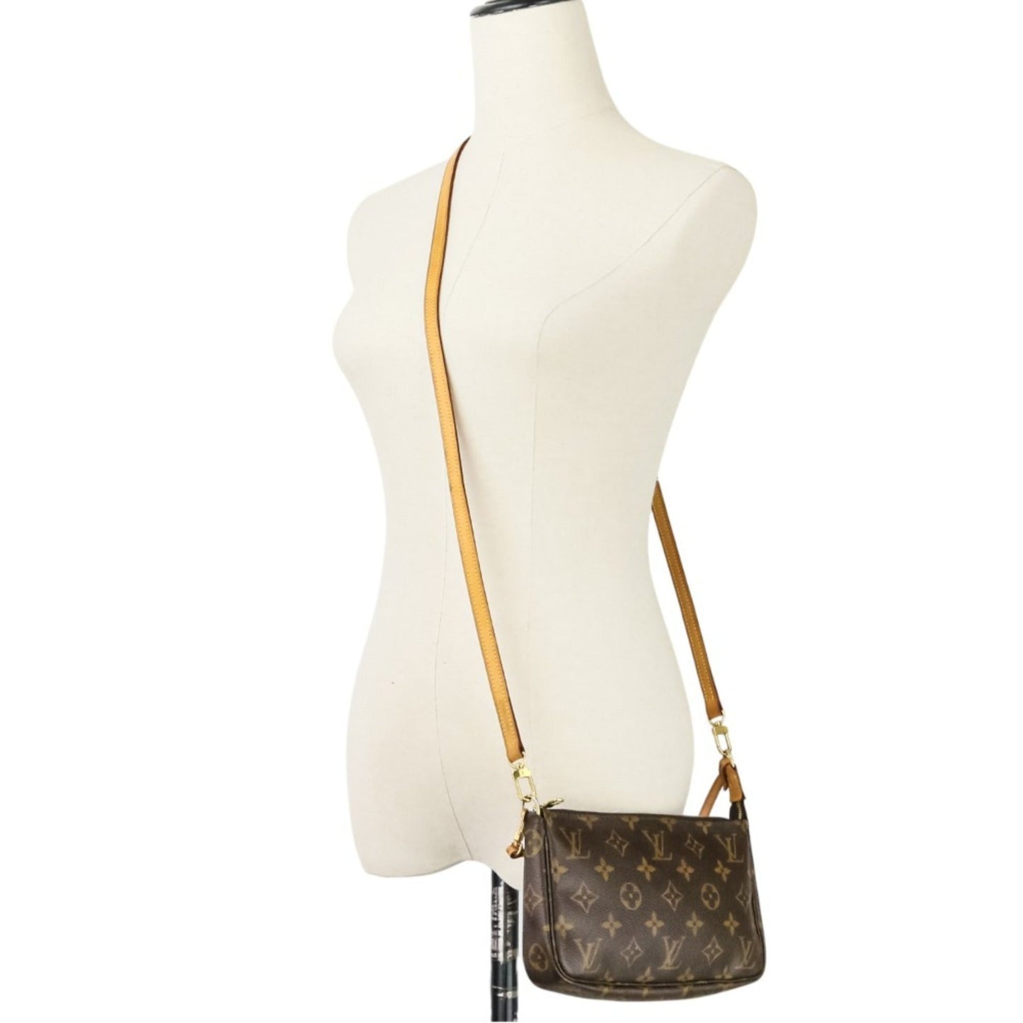 Louis Vuitton Brown Monogram Monogram Pochette Pouch (Pre-Owned)