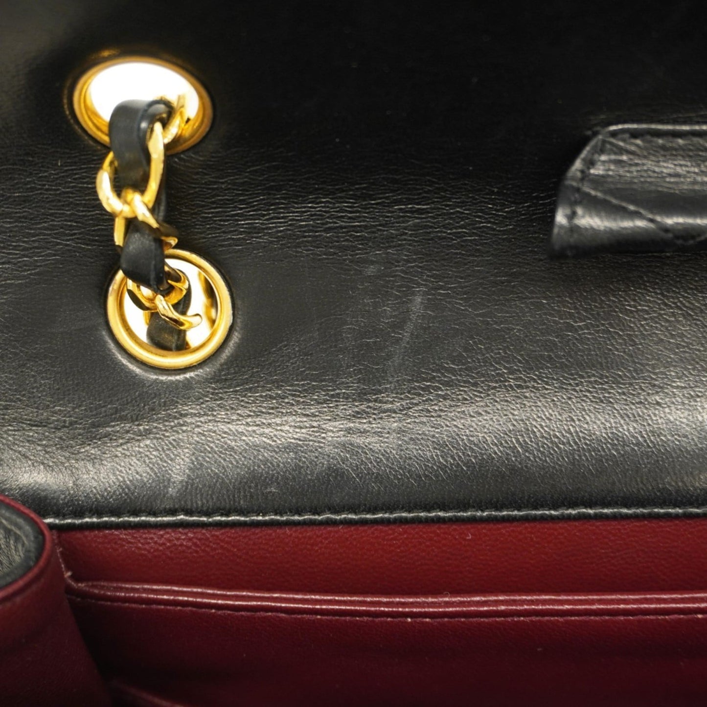 Chanel Black Leather Shoulder Bag (Pre-Owned)