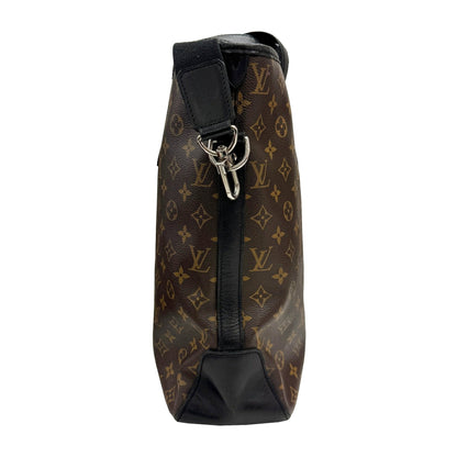 Louis Vuitton Brown Monogram Monogram Shoulder Bag (Pre-Owned)