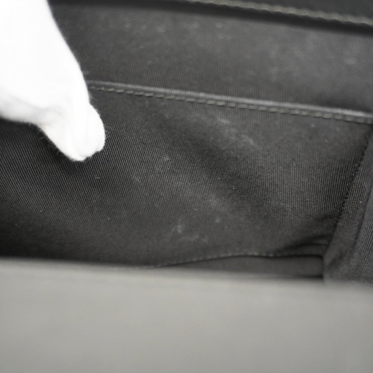 Chanel Black Patent Leather Shoulder Bag (Pre-Owned)