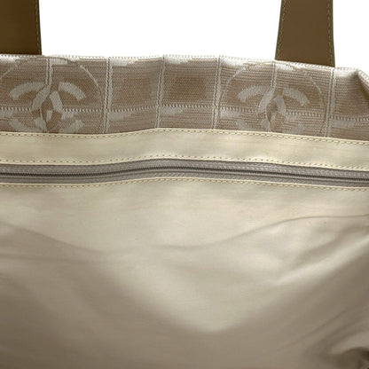 Chanel Beige Nylon Tote Bag (Pre-Owned)