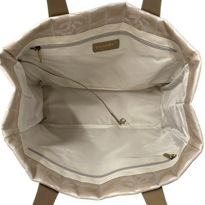 Chanel Beige Nylon Tote Bag (Pre-Owned)