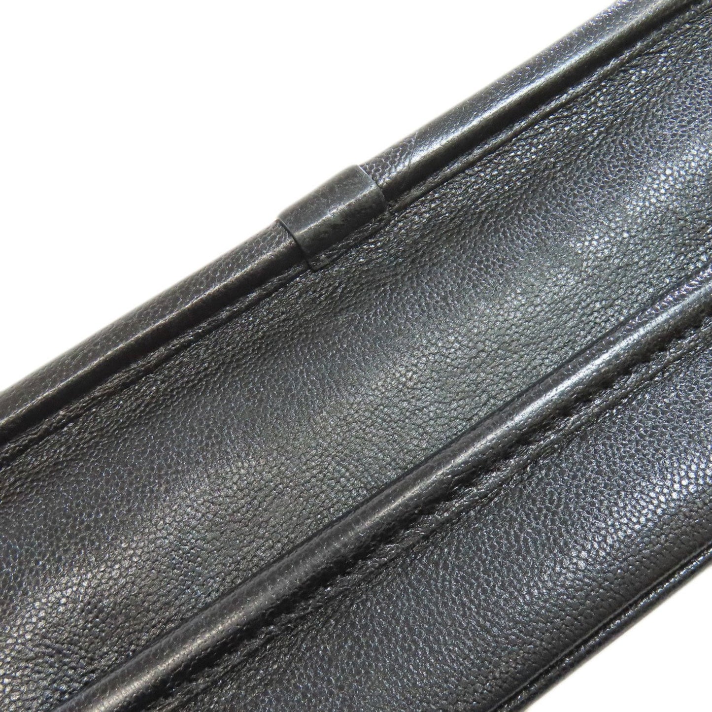 Chanel Matelasse Black Leather Shoulder Bag (Pre-Owned)