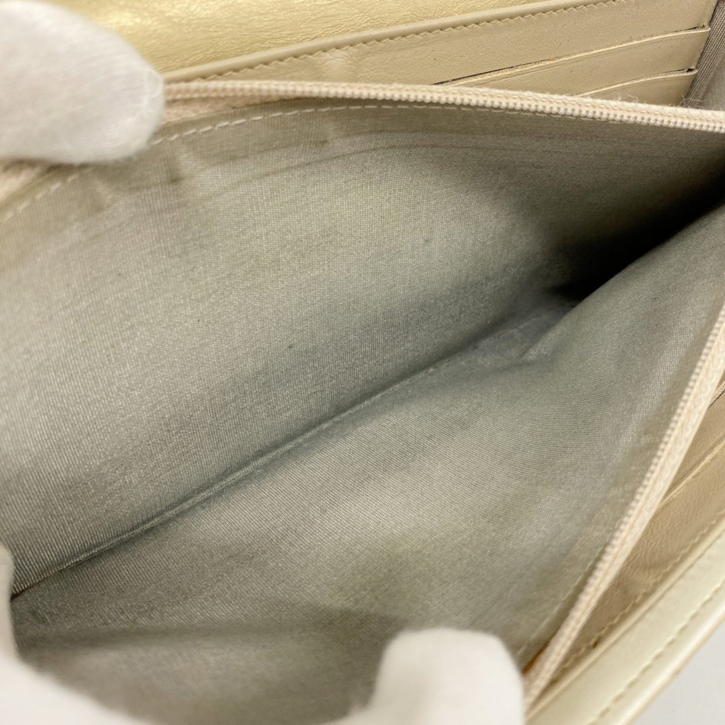 Chanel Beige Leather Long Wallet (Bi-Fold) (Pre-Owned)