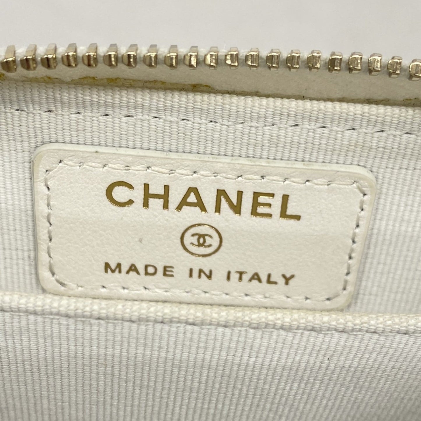 Chanel White Grained Calfskin Coin Purse/Coin Case (Pre-Owned)