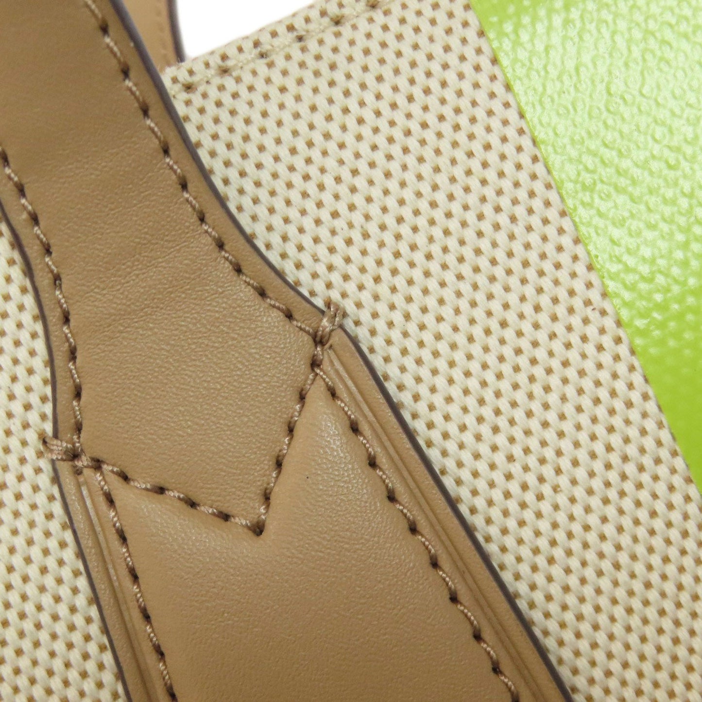 Michael Kors Beige Canvas Tote Bag (Pre-Owned)