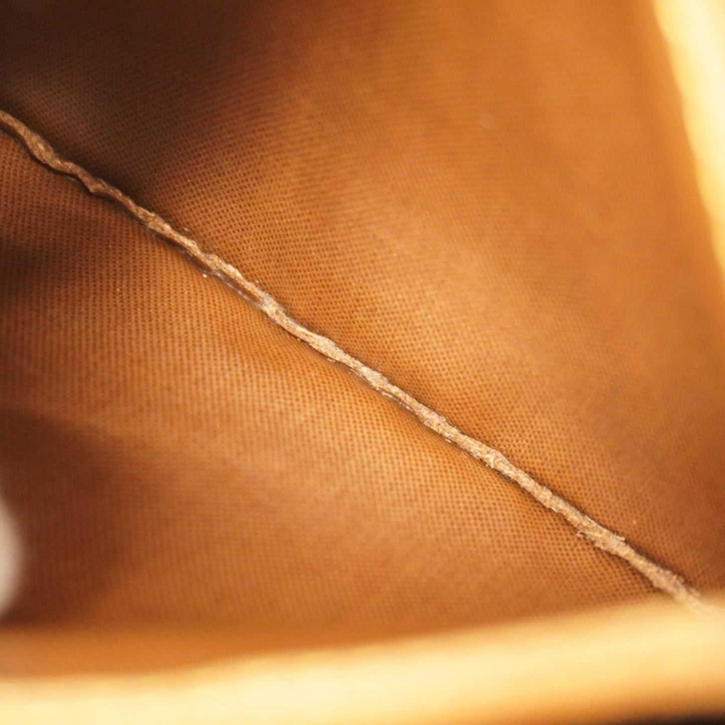 Louis Vuitton Brown Red Color Handbag (Pre-Owned)