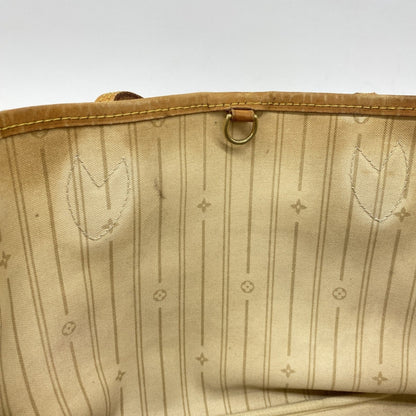 Louis Vuitton White Tote Bag (Pre-Owned)