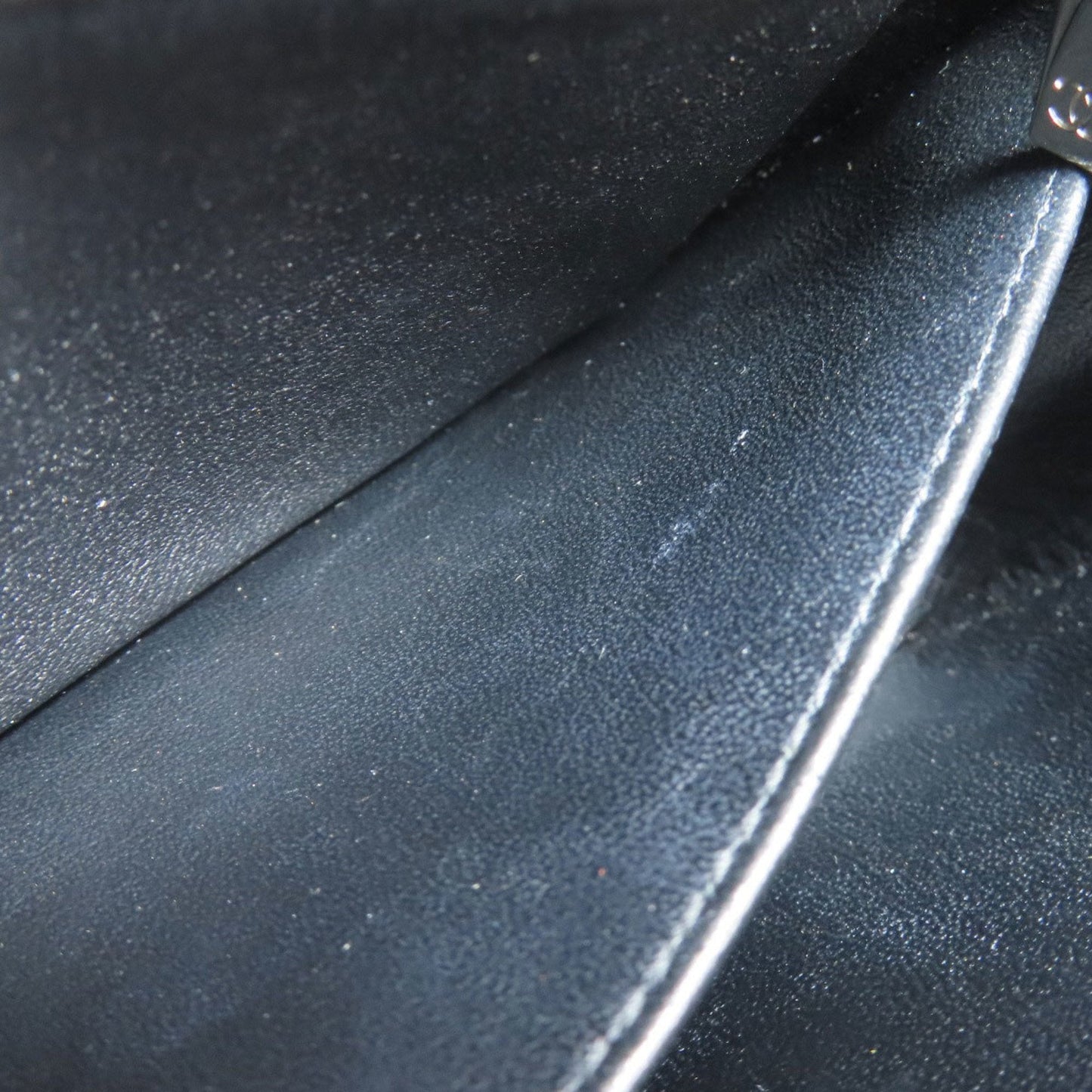 Chanel Matelasse Black Leather Shoulder Bag (Pre-Owned)