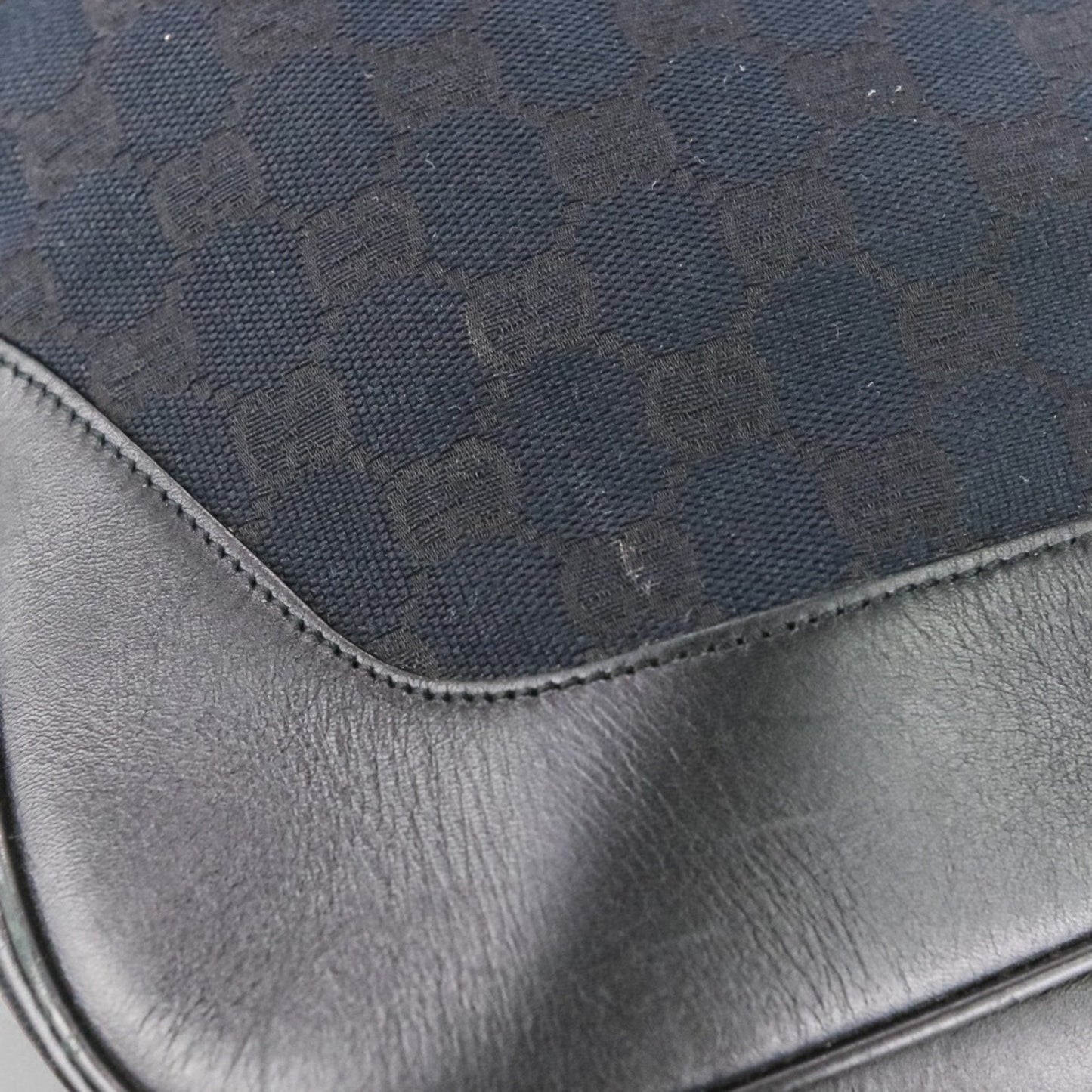 Gucci Black Leather Gg Canvas Handbag Shoulder Bag (Pre-Owned)