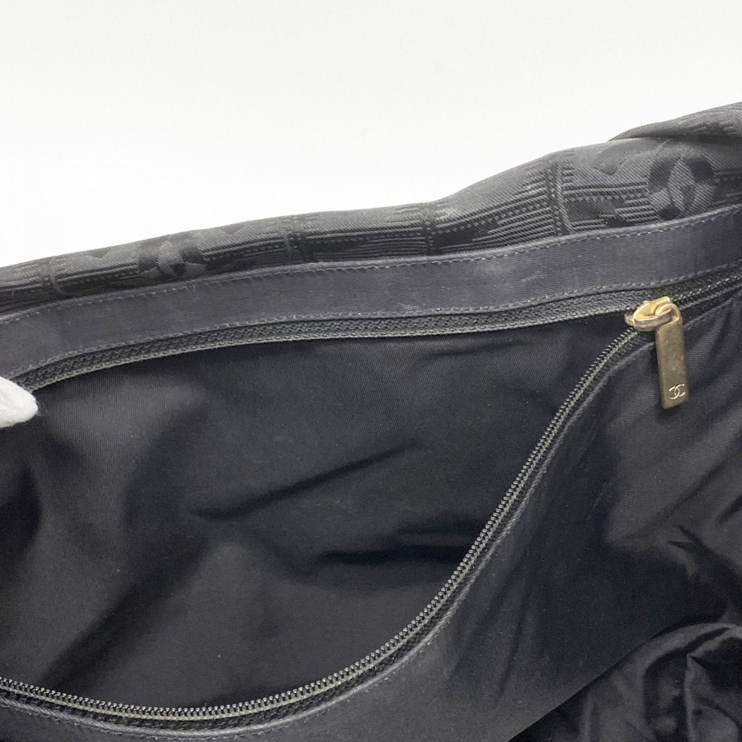 Chanel Black Nylon Tote Bag (Pre-Owned)