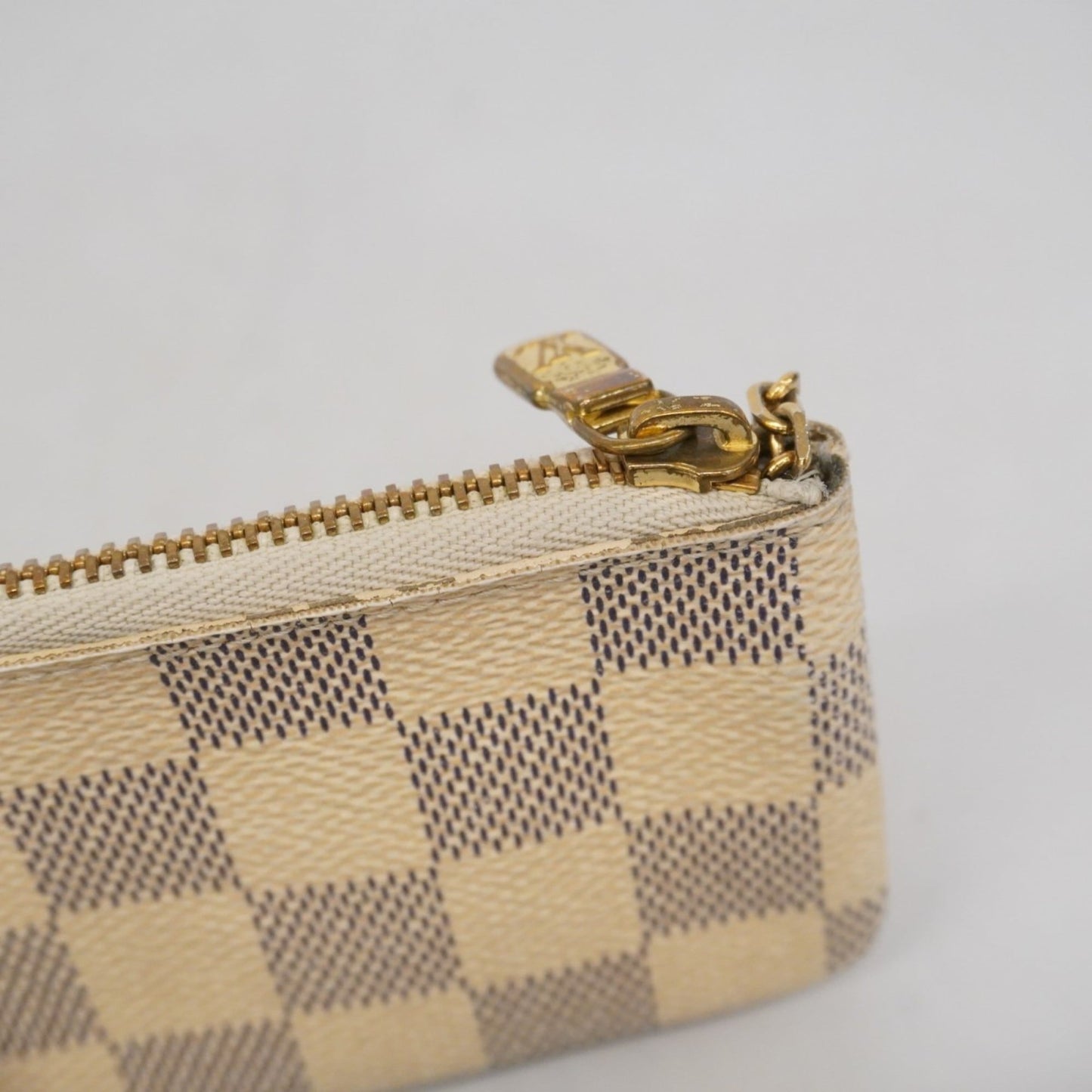 Louis Vuitton White Coin Purse/Coin Case (Pre-Owned)