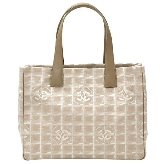 Chanel Beige Nylon Tote Bag (Pre-Owned)