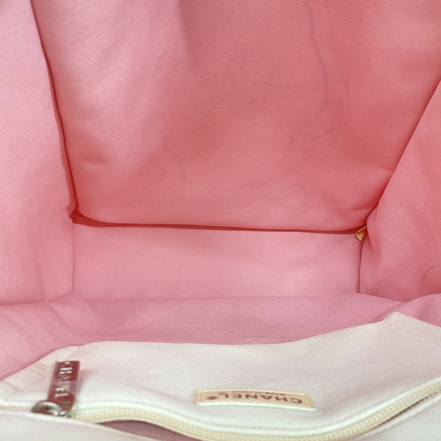 Chanel Ivory Canvas Tote Bag (Pre-Owned)