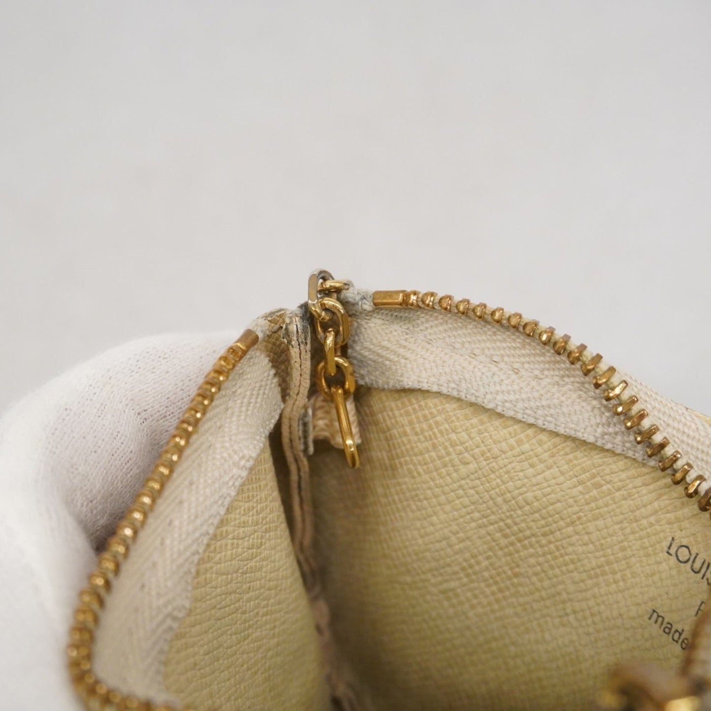 Louis Vuitton White Coin Purse/Coin Case (Pre-Owned)