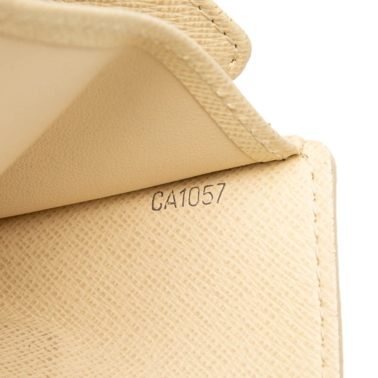 Louis Vuitton White Pvc Leather Wallet (Bi-Fold) (Pre-Owned)