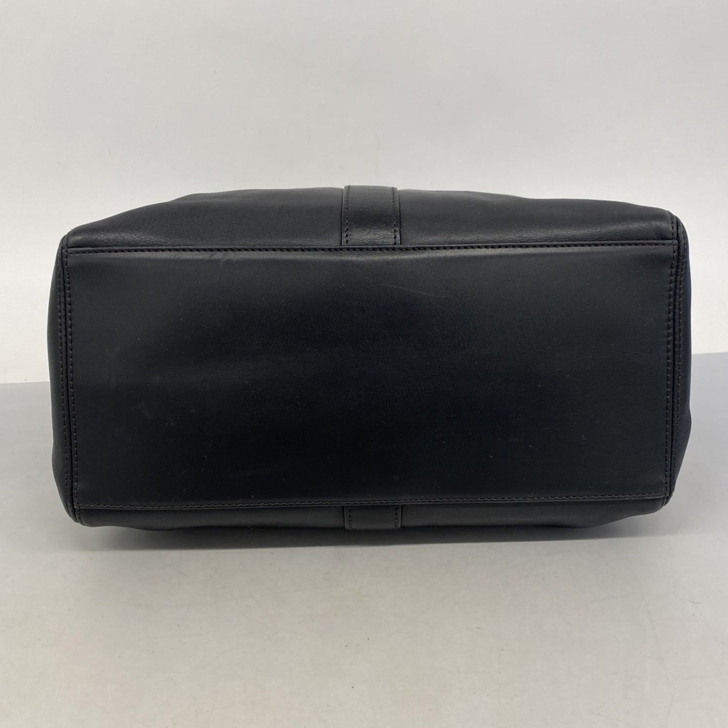 Chanel Black Leather Tote Bag (Pre-Owned)