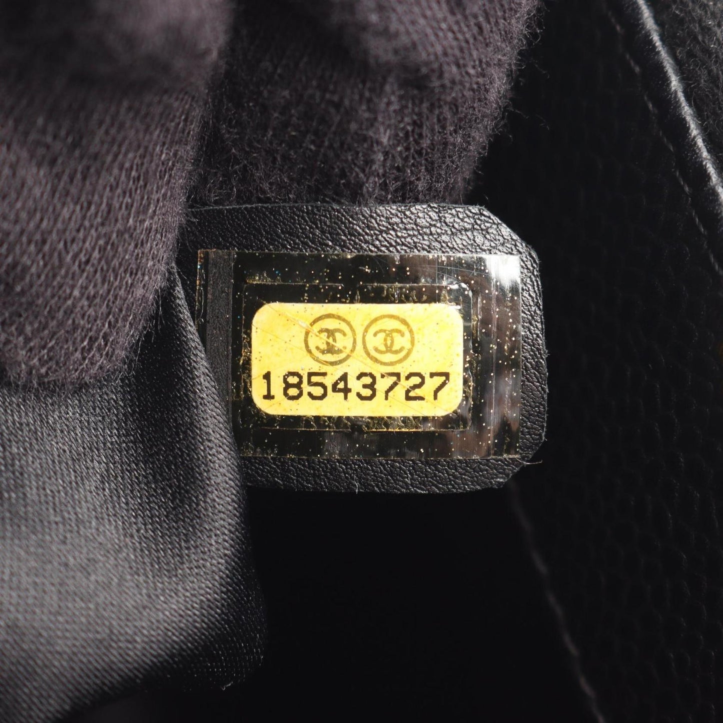 Chanel Black Grained Calfskin Tote Bag (Pre-Owned)