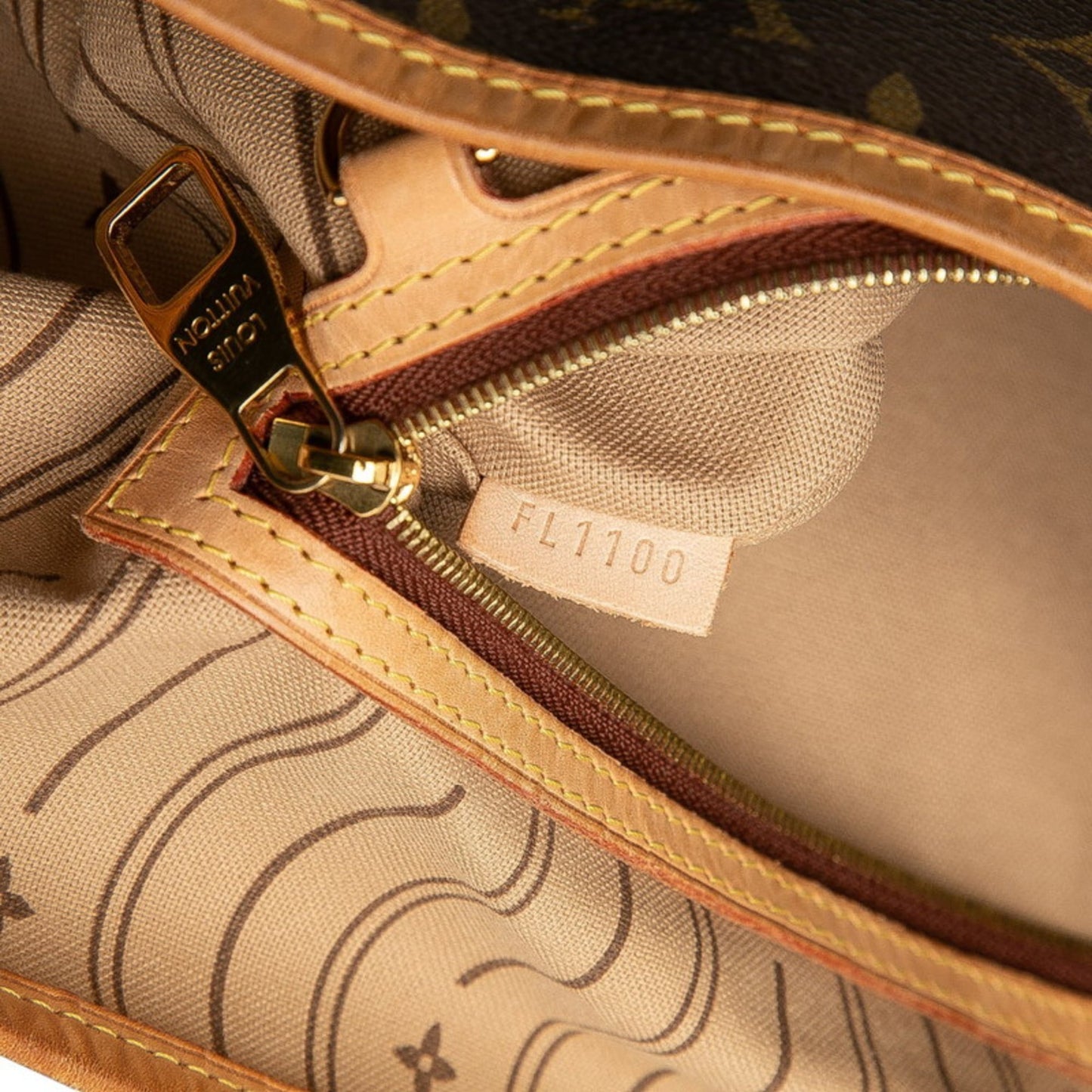 Louis Vuitton Brown Monogram Monogram Shoulder Bag (Pre-Owned)