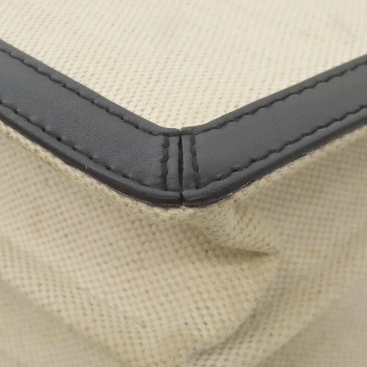 Balenciaga White Canvas Shoulder Bag (Pre-Owned)