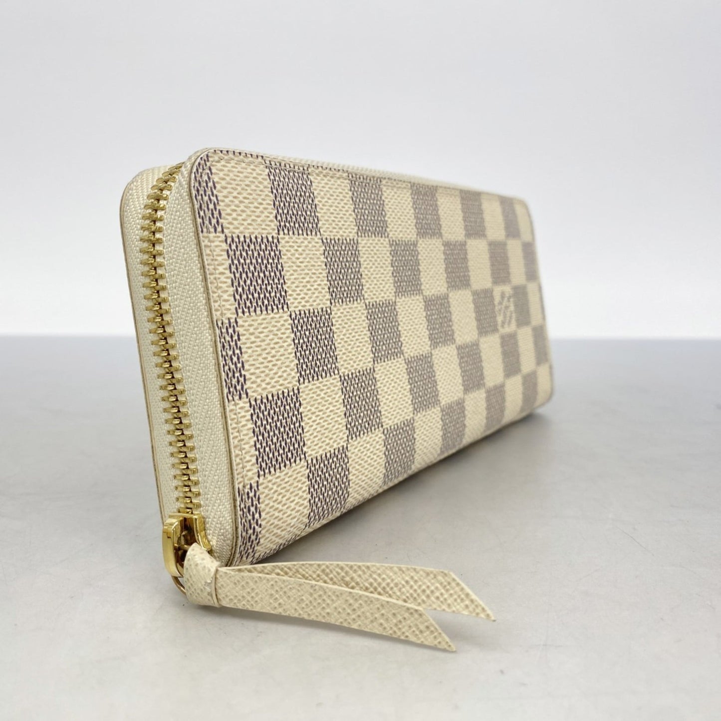 Louis Vuitton White Long Wallet (Bi-Fold) (Pre-Owned)