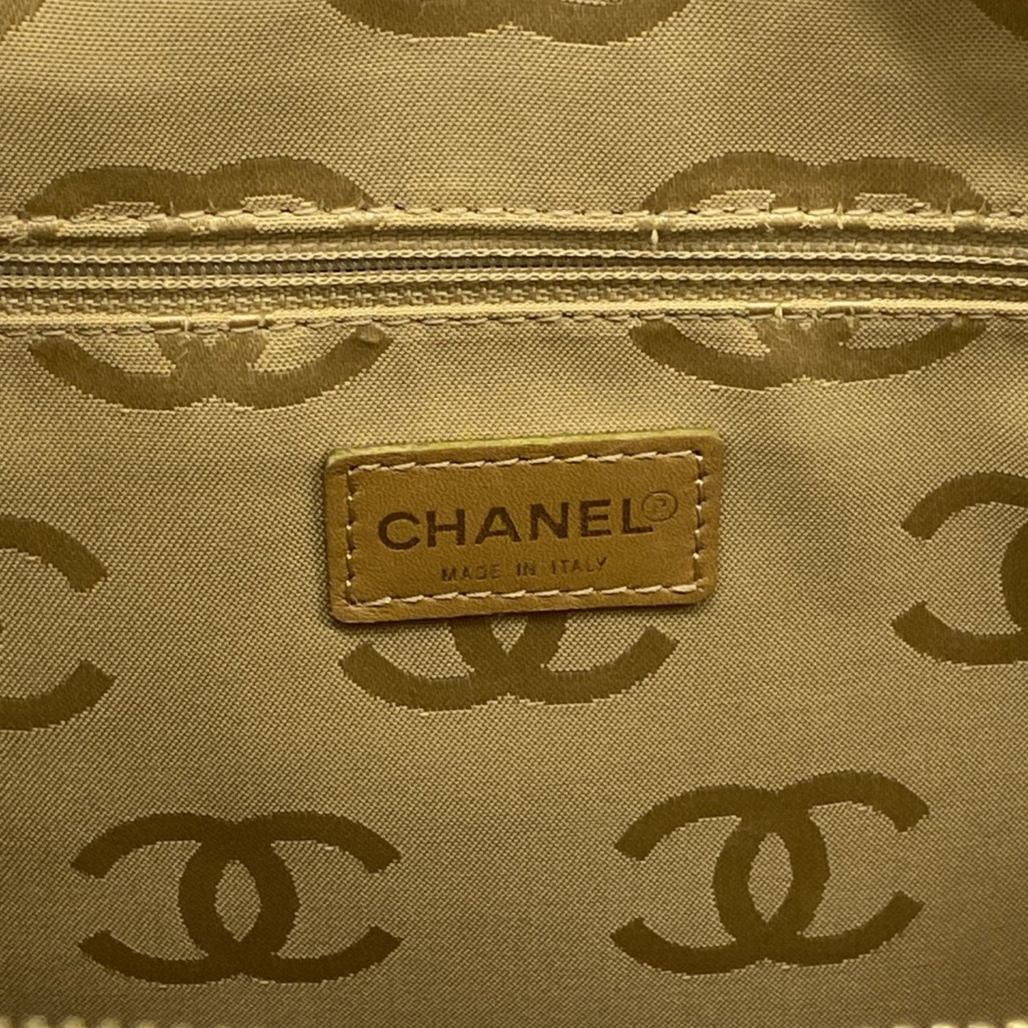 Chanel Beige Leather Tote Bag (Pre-Owned)