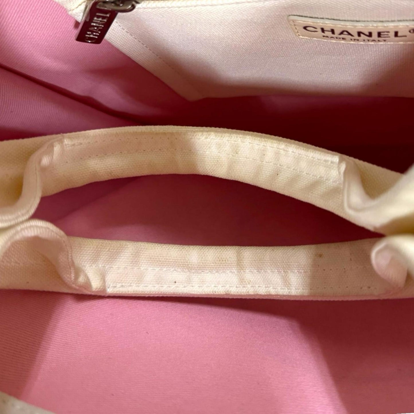 Chanel White Canvas Tote Bag (Pre-Owned)