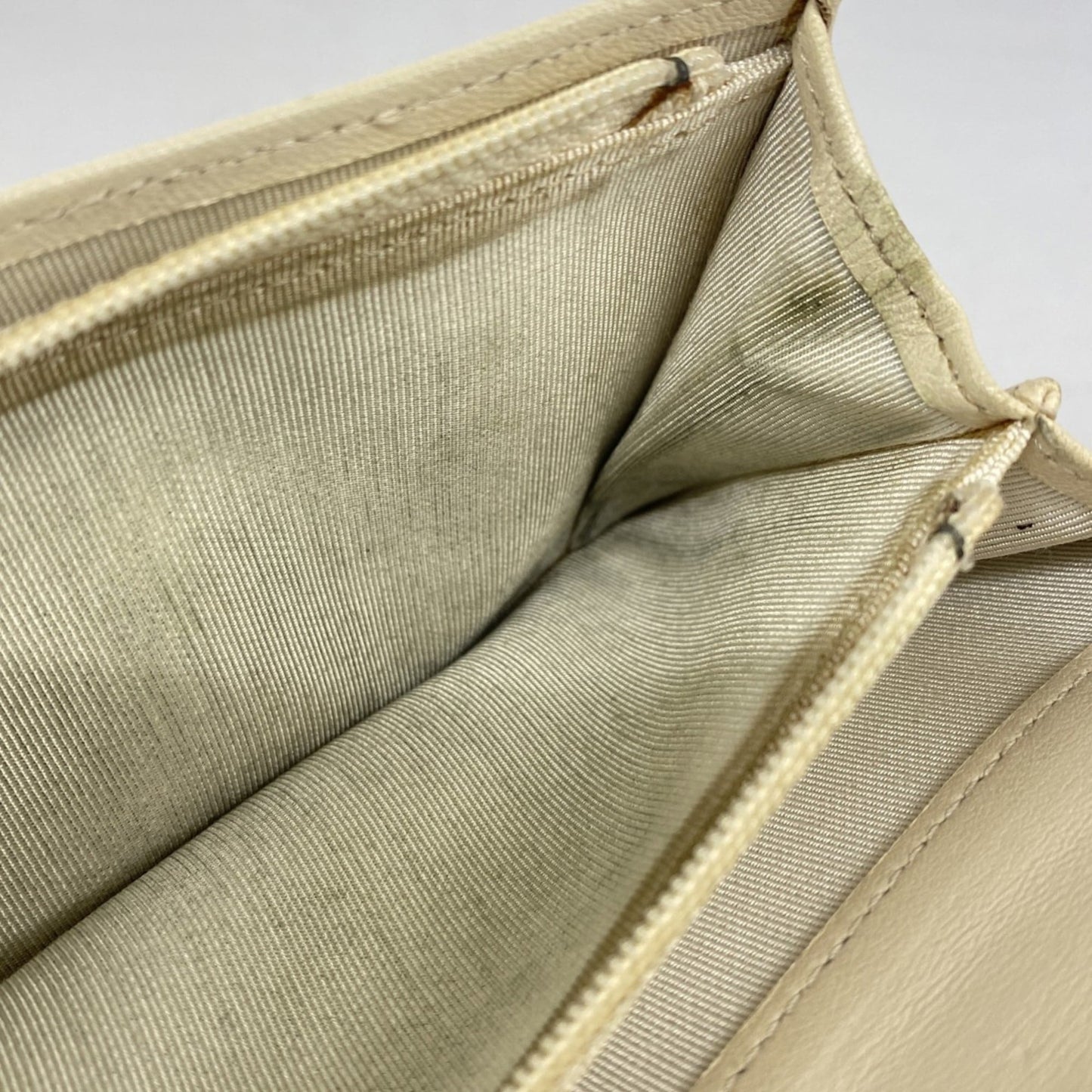 Chanel Beige Black Leather Long Wallet (Bi-Fold) (Pre-Owned)